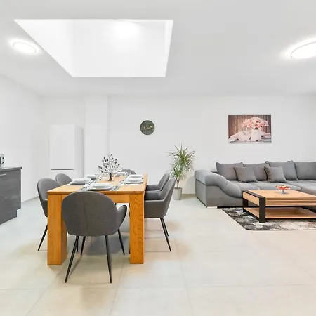 Stylish Close To Outletcity شقة