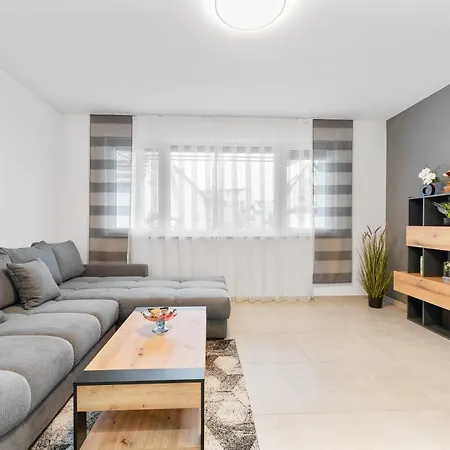 Stylish Close To Outletcity شقة ميتسنغن