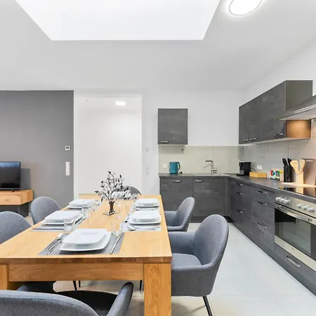 Stylish Close To Outletcity شقة ميتسنغن