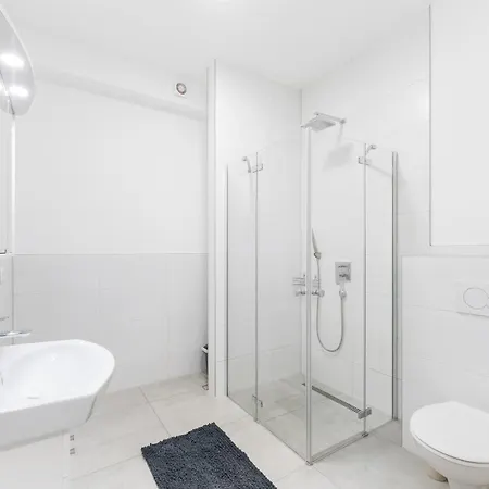 Stylish Close To Outletcity Lejlighed *