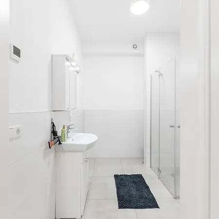 Stylish Close To Outletcity Lejlighed